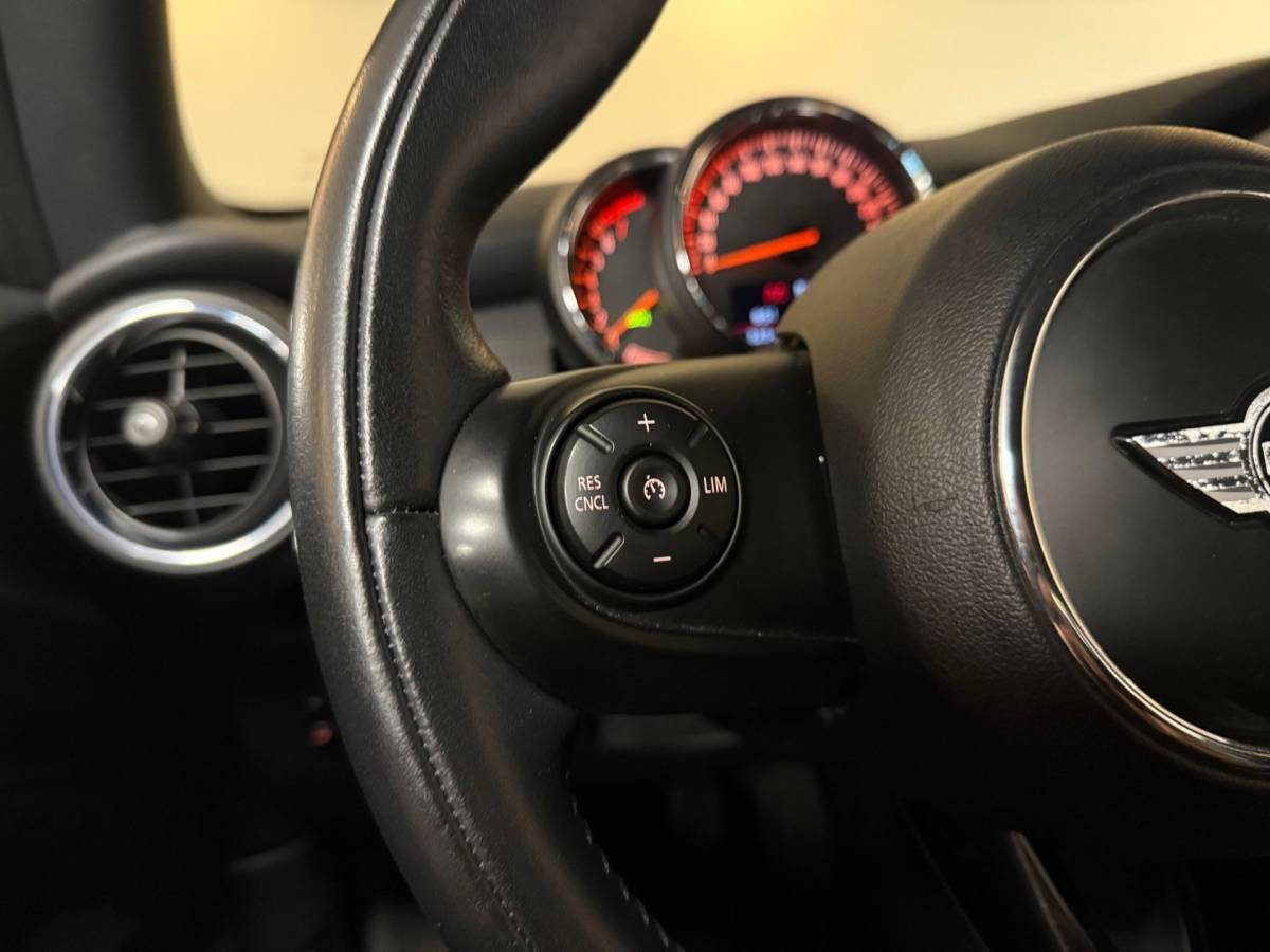 MINI 3-Deurs Mini 3-Deurs 1.5 Cooper Business *Top onderhouden!* Stoelverw.|Cruise|Navi|Neon-ring|PDC|17”|NAP