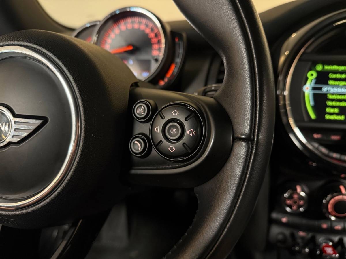 MINI 3-Deurs Mini 3-Deurs 1.5 Cooper Business *Top onderhouden!* Stoelverw.|Cruise|Navi|Neon-ring|PDC|17”|NAP
