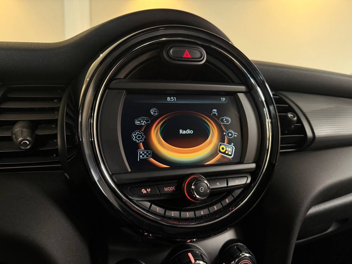 MINI 3-Deurs Mini 3-Deurs 1.5 Cooper Business *Top onderhouden!* Stoelverw.|Cruise|Navi|Neon-ring|PDC|17”|NAP