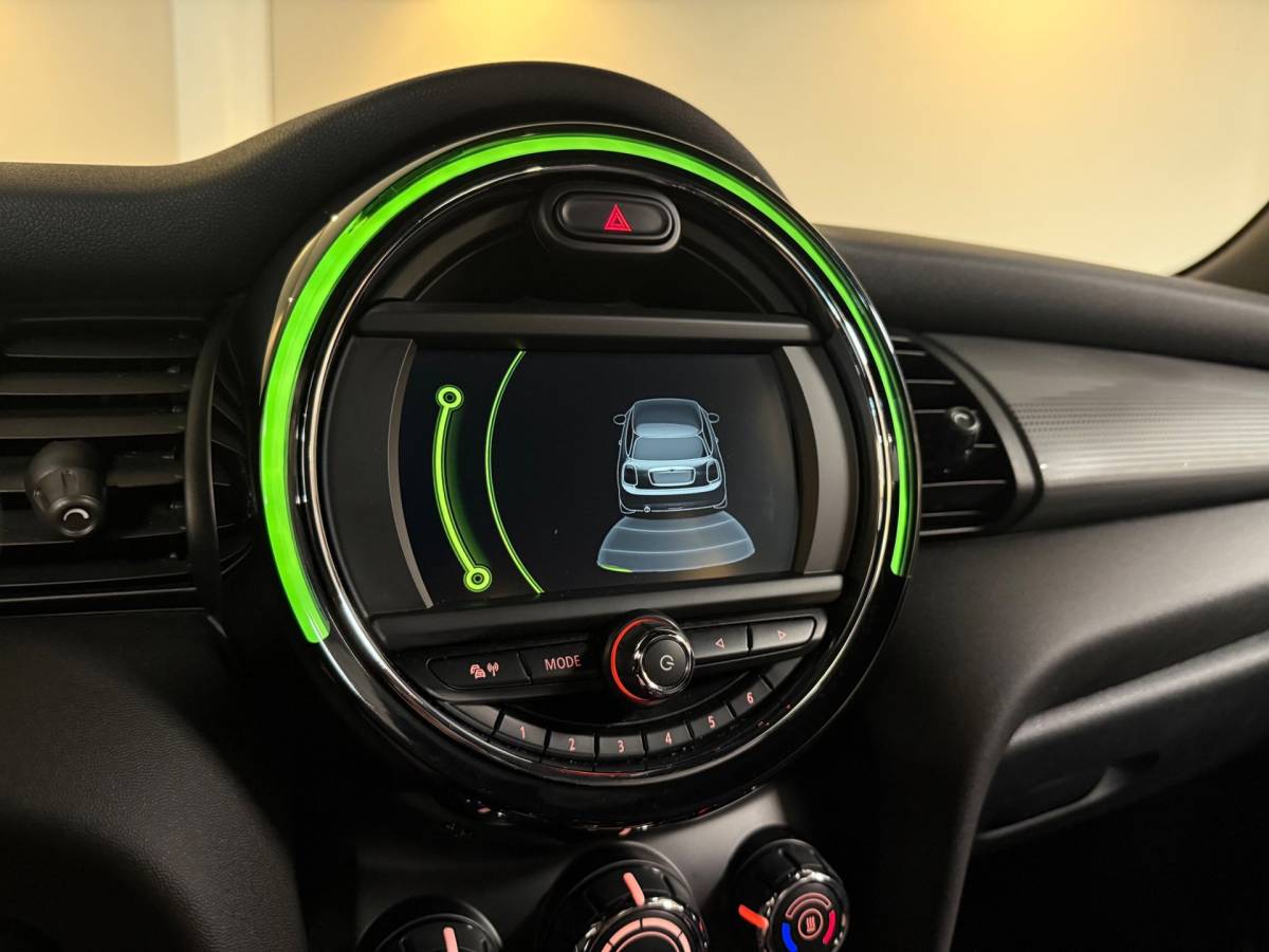 MINI 3-Deurs Mini 3-Deurs 1.5 Cooper Business *Top onderhouden!* Stoelverw.|Cruise|Navi|Neon-ring|PDC|17”|NAP