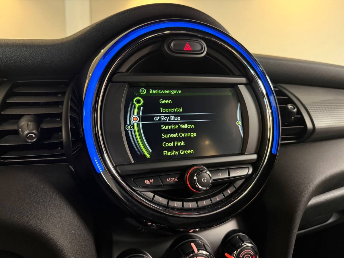 MINI 3-Deurs Mini 3-Deurs 1.5 Cooper Business *Top onderhouden!* Stoelverw.|Cruise|Navi|Neon-ring|PDC|17”|NAP