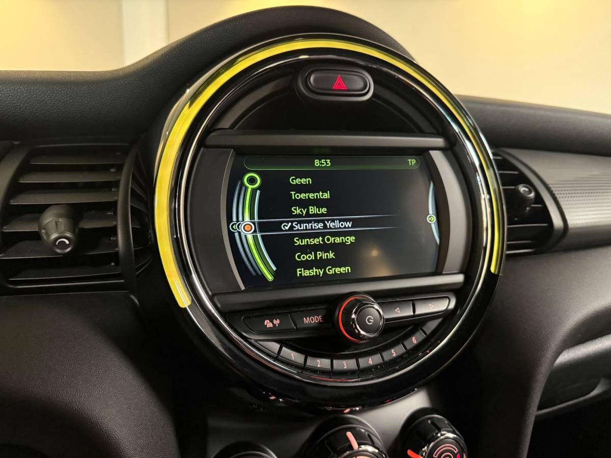 MINI 3-Deurs Mini 3-Deurs 1.5 Cooper Business *Top onderhouden!* Stoelverw.|Cruise|Navi|Neon-ring|PDC|17”|NAP