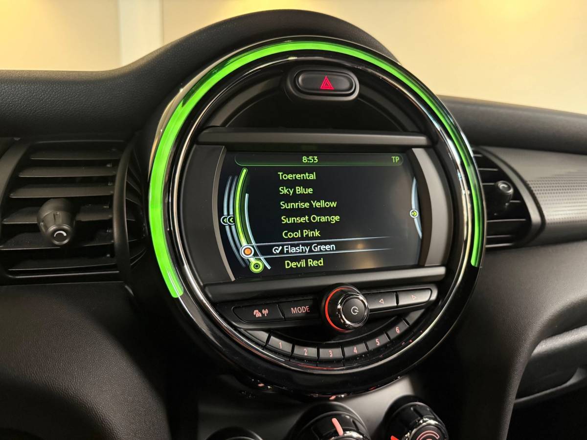MINI 3-Deurs Mini 3-Deurs 1.5 Cooper Business *Top onderhouden!* Stoelverw.|Cruise|Navi|Neon-ring|PDC|17”|NAP