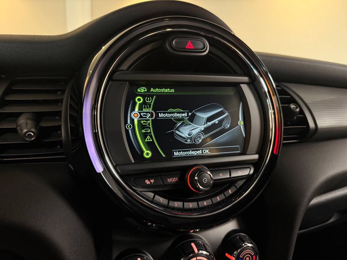 MINI 3-Deurs Mini 3-Deurs 1.5 Cooper Business *Top onderhouden!* Stoelverw.|Cruise|Navi|Neon-ring|PDC|17”|NAP