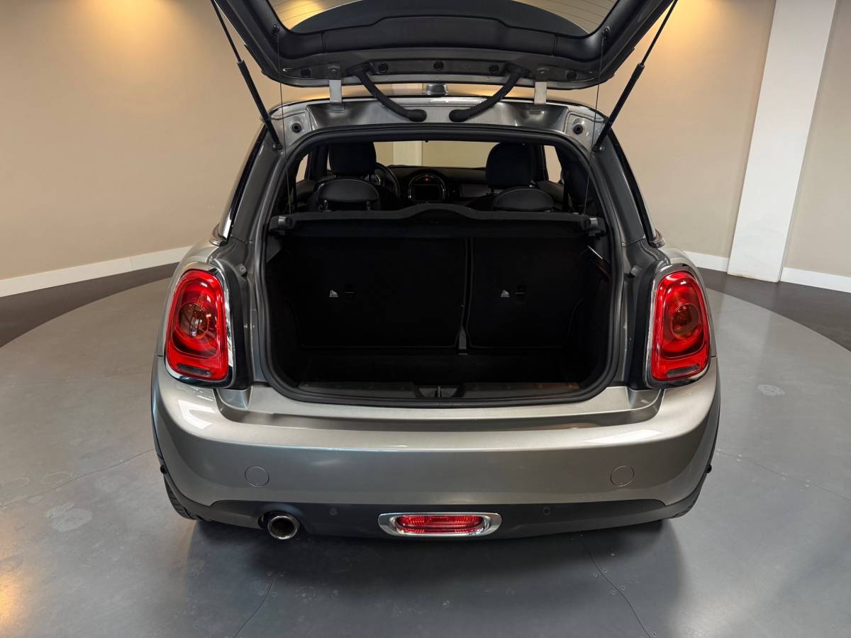 MINI 3-Deurs Mini 3-Deurs 1.5 Cooper Business *Top onderhouden!* Stoelverw.|Cruise|Navi|Neon-ring|PDC|17”|NAP