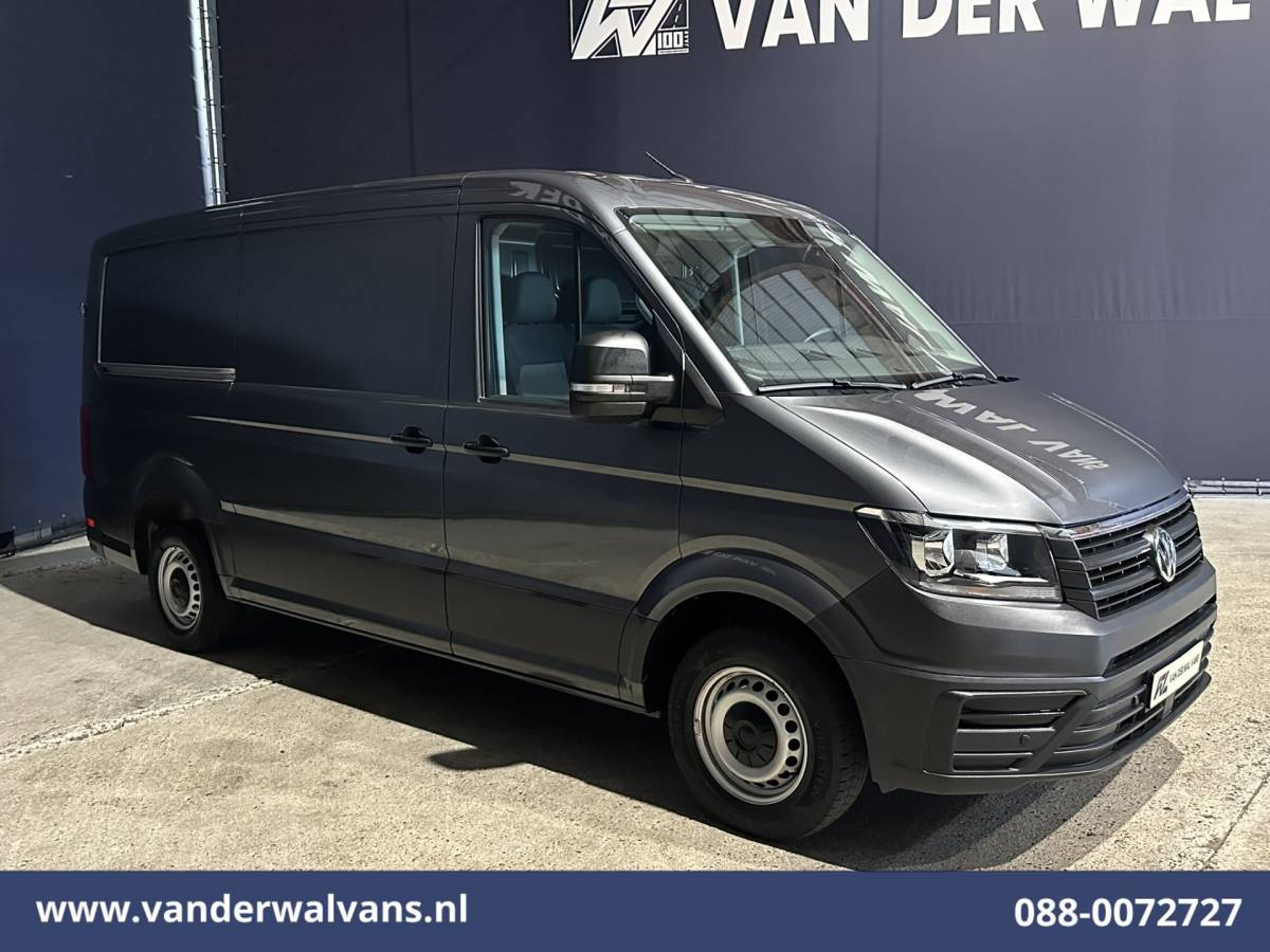 Volkswagen Crafter Volkswagen Crafter 2.0 TDI L3H2 L2H1 Euro6 Airco | 2500kg Trekhaak | Parkeersensoren Bijrijdersbank