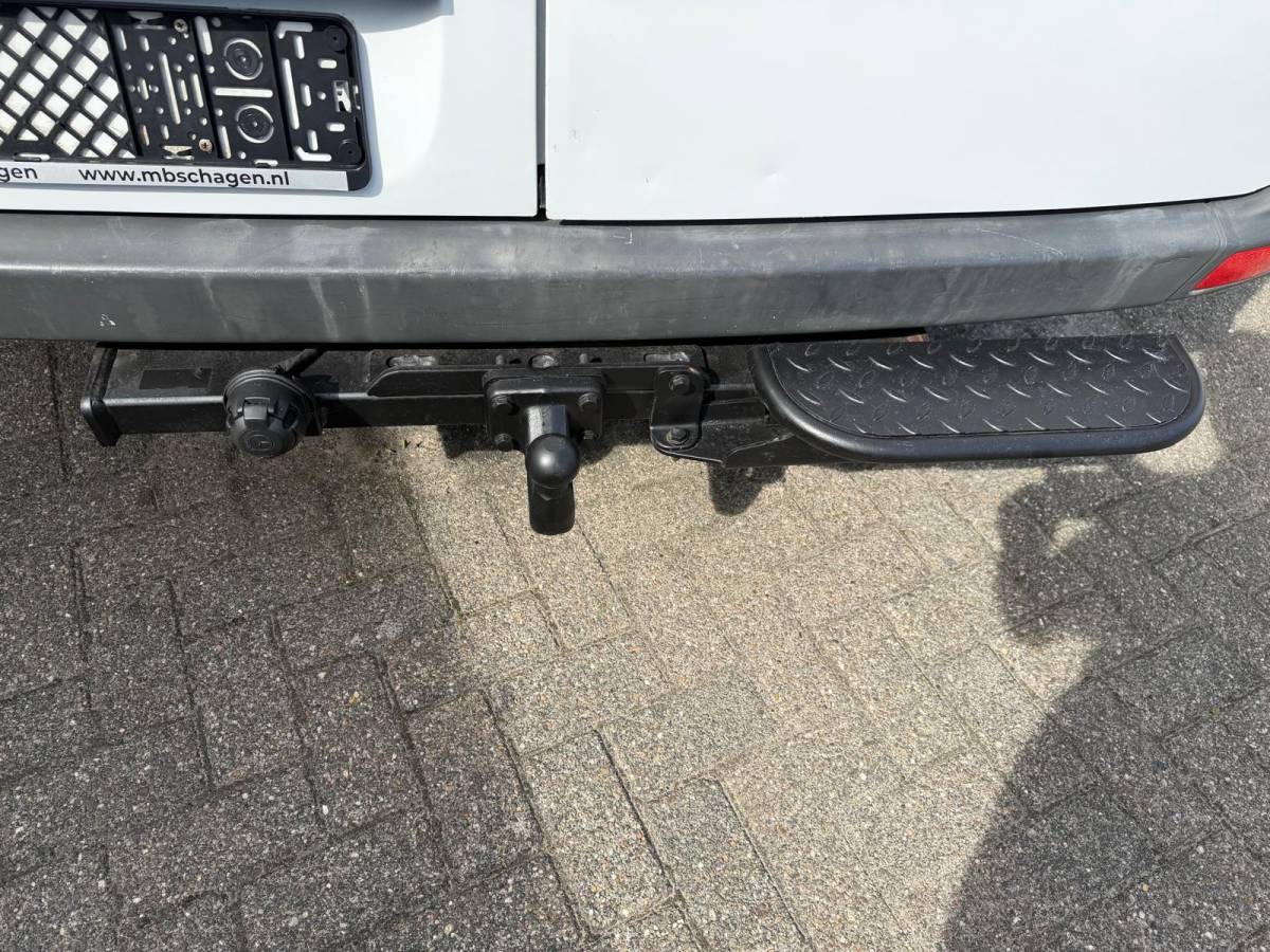 Mercedes-Benz Sprinter Mercedes-Benz Sprinter 319 CDI V6 L2H2 Euro 6 | 3.5T Trekhaak | Automaat | Airco