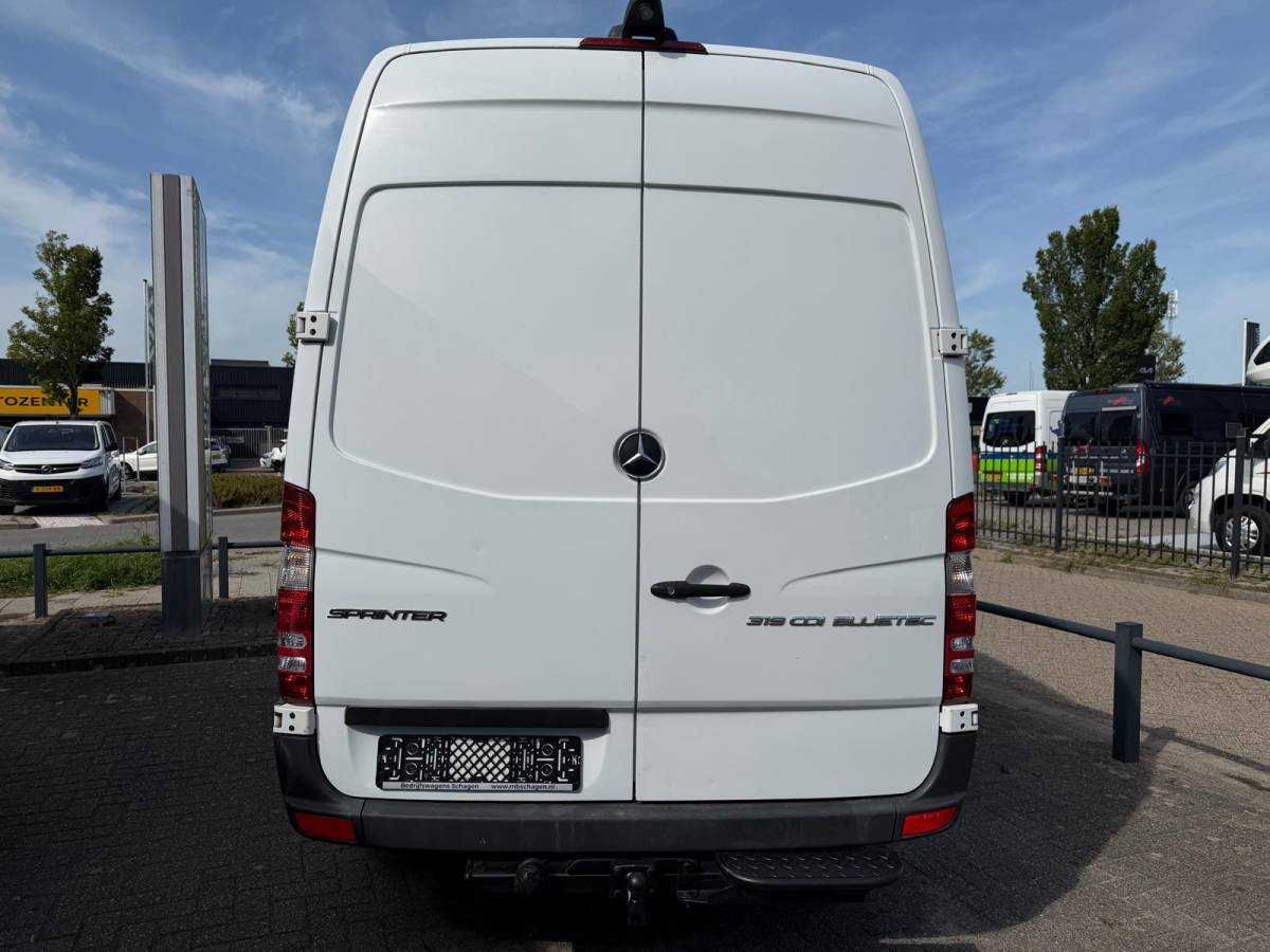 Mercedes-Benz Sprinter Mercedes-Benz Sprinter 319 CDI V6 L2H2 Euro 6 | 3.5T Trekhaak | Automaat | Airco