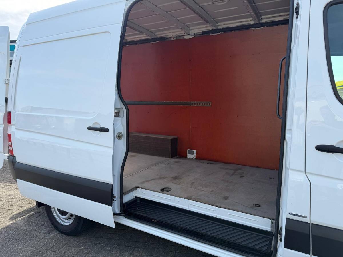 Mercedes-Benz Sprinter Mercedes-Benz Sprinter 319 CDI V6 L2H2 Euro 6 | 3.5T Trekhaak | Automaat | Airco