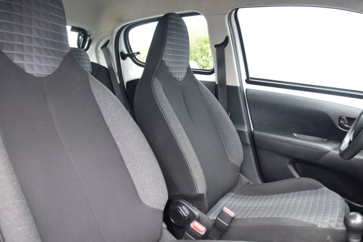 Peugeot 108 Peugeot 108 1.0 e-VTi Active Airco Audio/Bluetooth/DAB