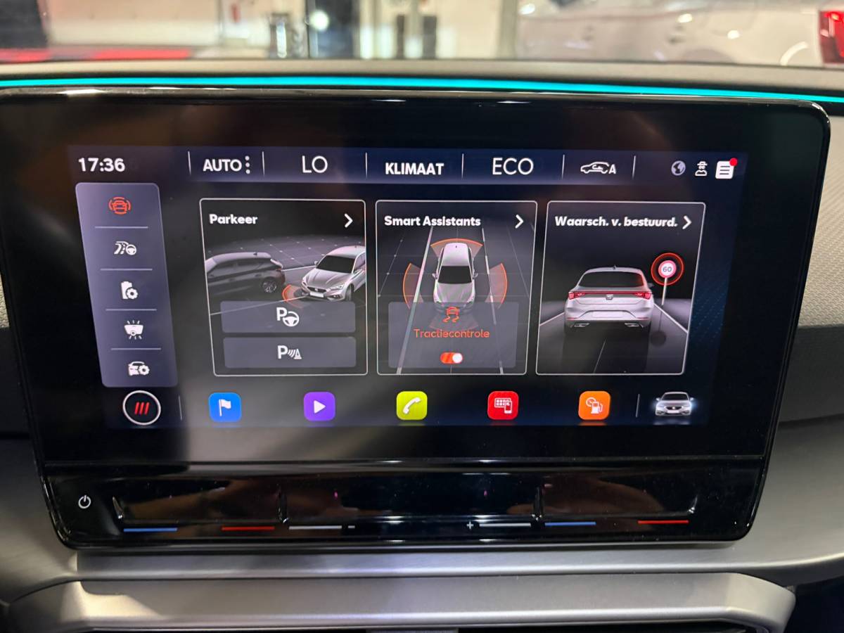 SEAT Leon Seat LEON 1.4 TSI eHybrid PHEV FR Business Intense Pano Camera Memory Seats