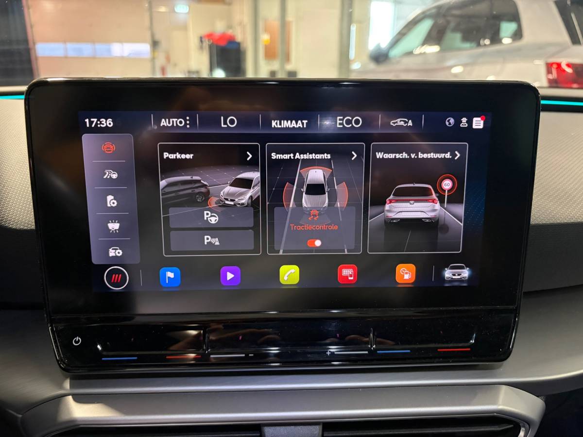 SEAT Leon Seat LEON 1.4 TSI eHybrid PHEV FR Business Intense Pano Camera Memory Seats