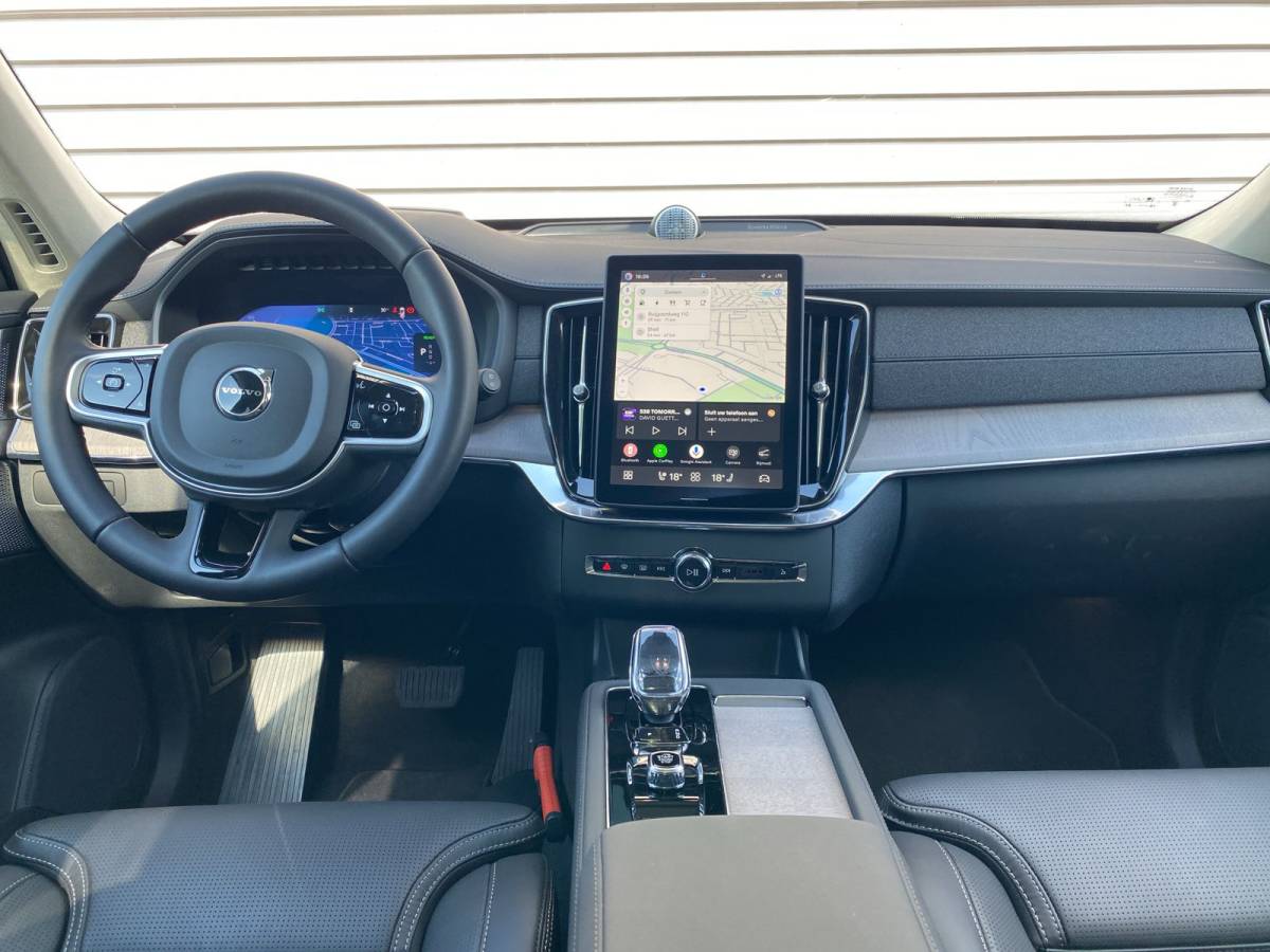 Volvo XC90 Volvo XC90 2.0 T8 Plug-in hybrid AWD Ultra Dark / Bowers & Wilkins / Luchtvering / Trekhaak / 360 camera /