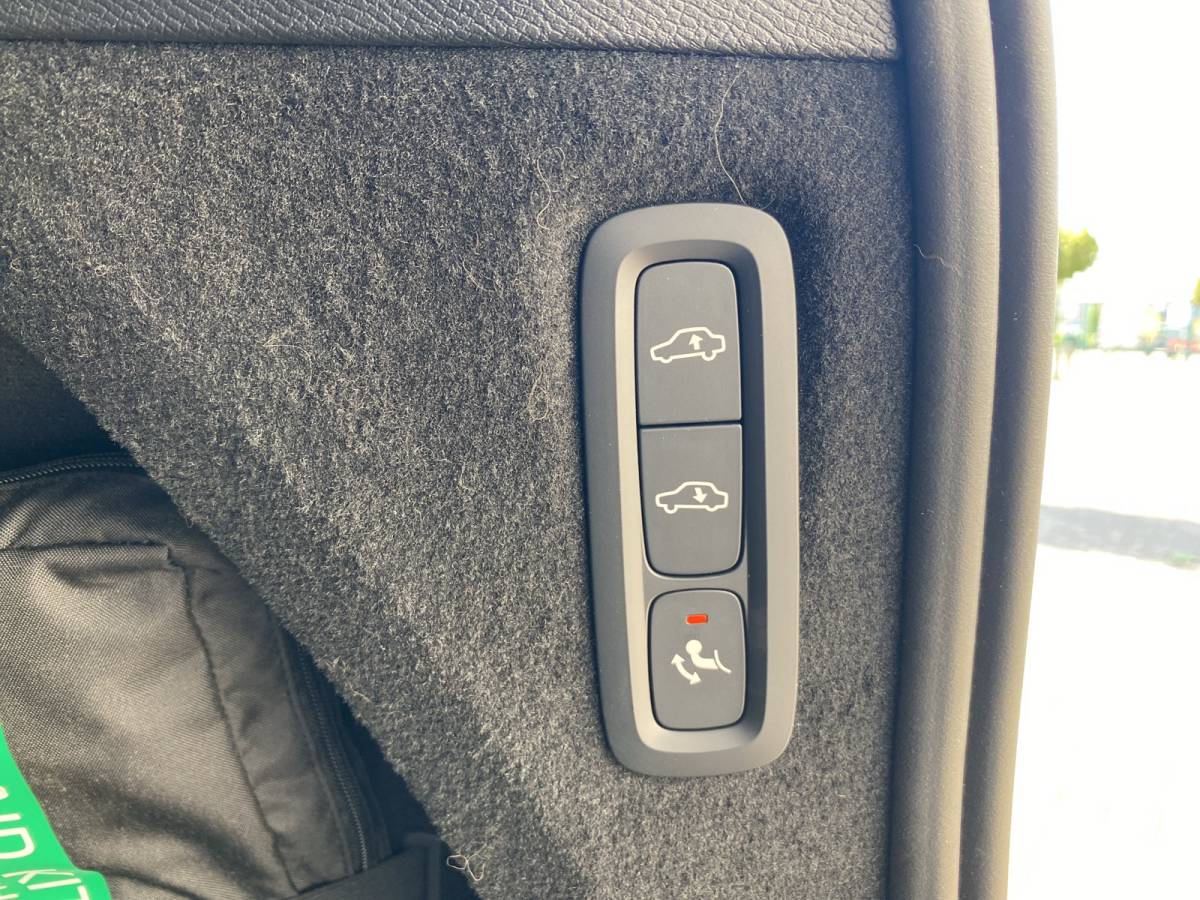 Volvo XC90 Volvo XC90 2.0 T8 Plug-in hybrid AWD Ultra Dark / Bowers & Wilkins / Luchtvering / Trekhaak / 360 camera /