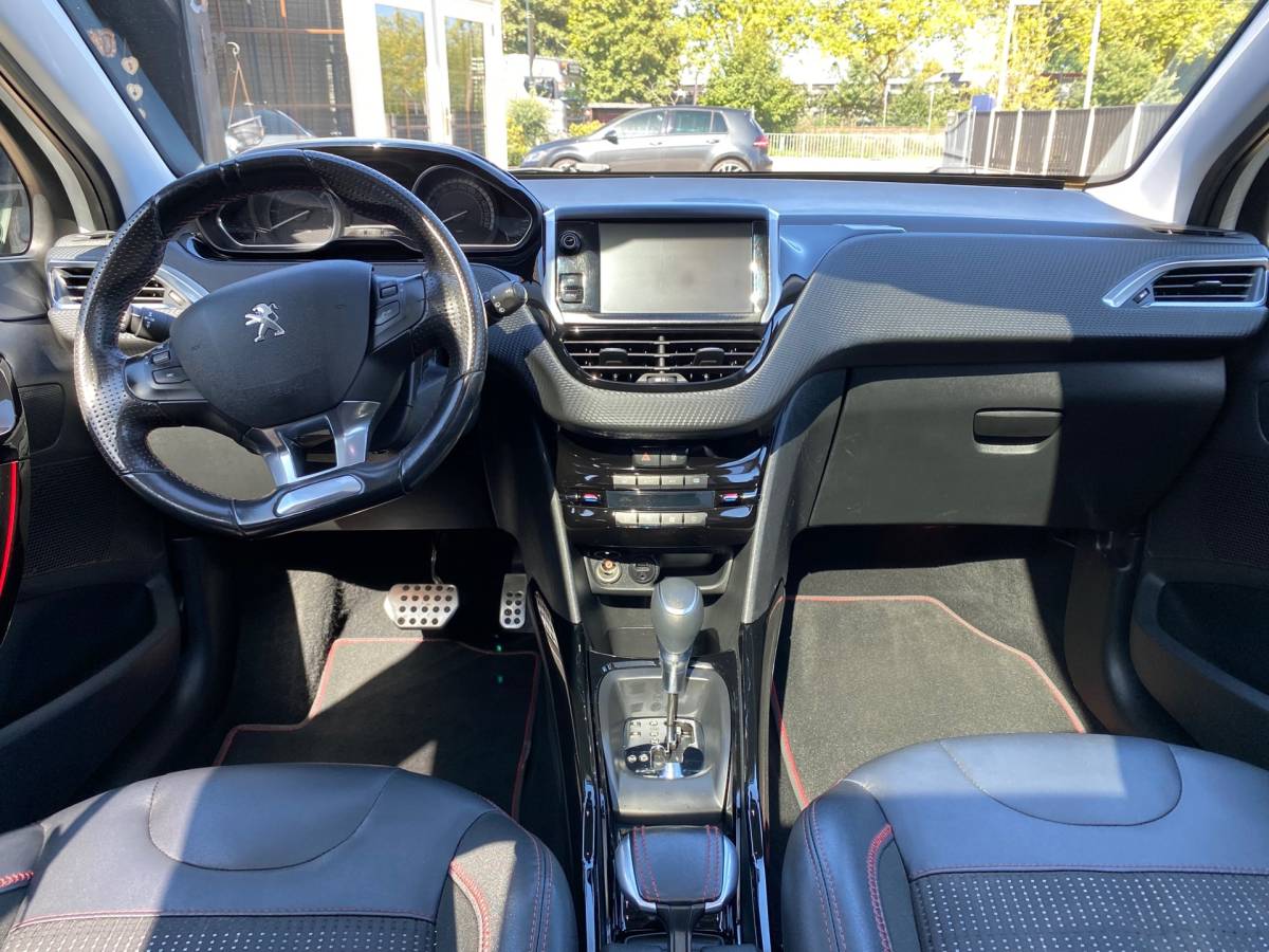 Peugeot 2008 Peugeot 2008 1.2 PureTech GT-line PANO NAVI XENON CRUISE PDC CLIMA LED AUTOMAAT