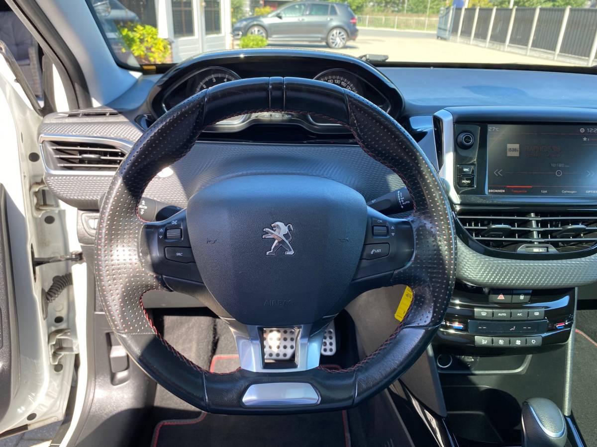 Peugeot 2008 Peugeot 2008 1.2 PureTech GT-line PANO NAVI XENON CRUISE PDC CLIMA LED AUTOMAAT