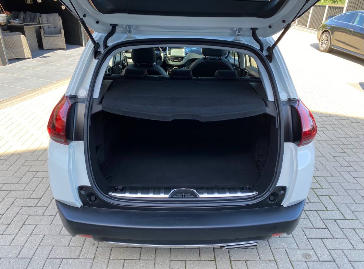 Peugeot 2008 Peugeot 2008 1.2 PureTech GT-line PANO NAVI XENON CRUISE PDC CLIMA LED AUTOMAAT