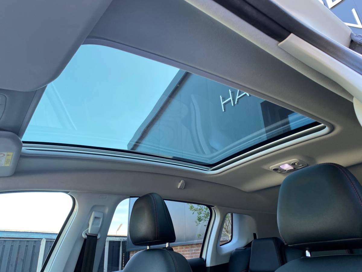 Peugeot 2008 Peugeot 2008 1.2 PureTech GT-line PANO NAVI XENON CRUISE PDC CLIMA LED AUTOMAAT