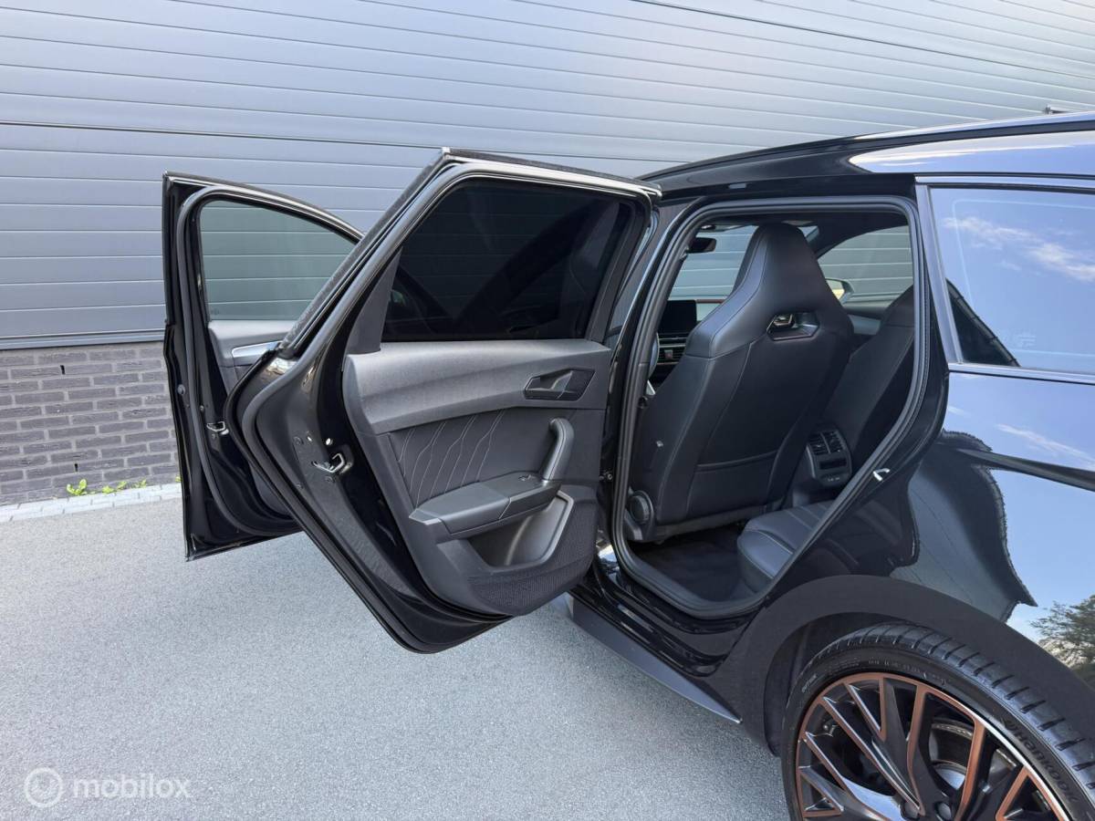 CUPRA Leon Sportstourer CUPRA Leon Sportstourer 1.4 e-Hybrid VZ Copper Edition VOL!