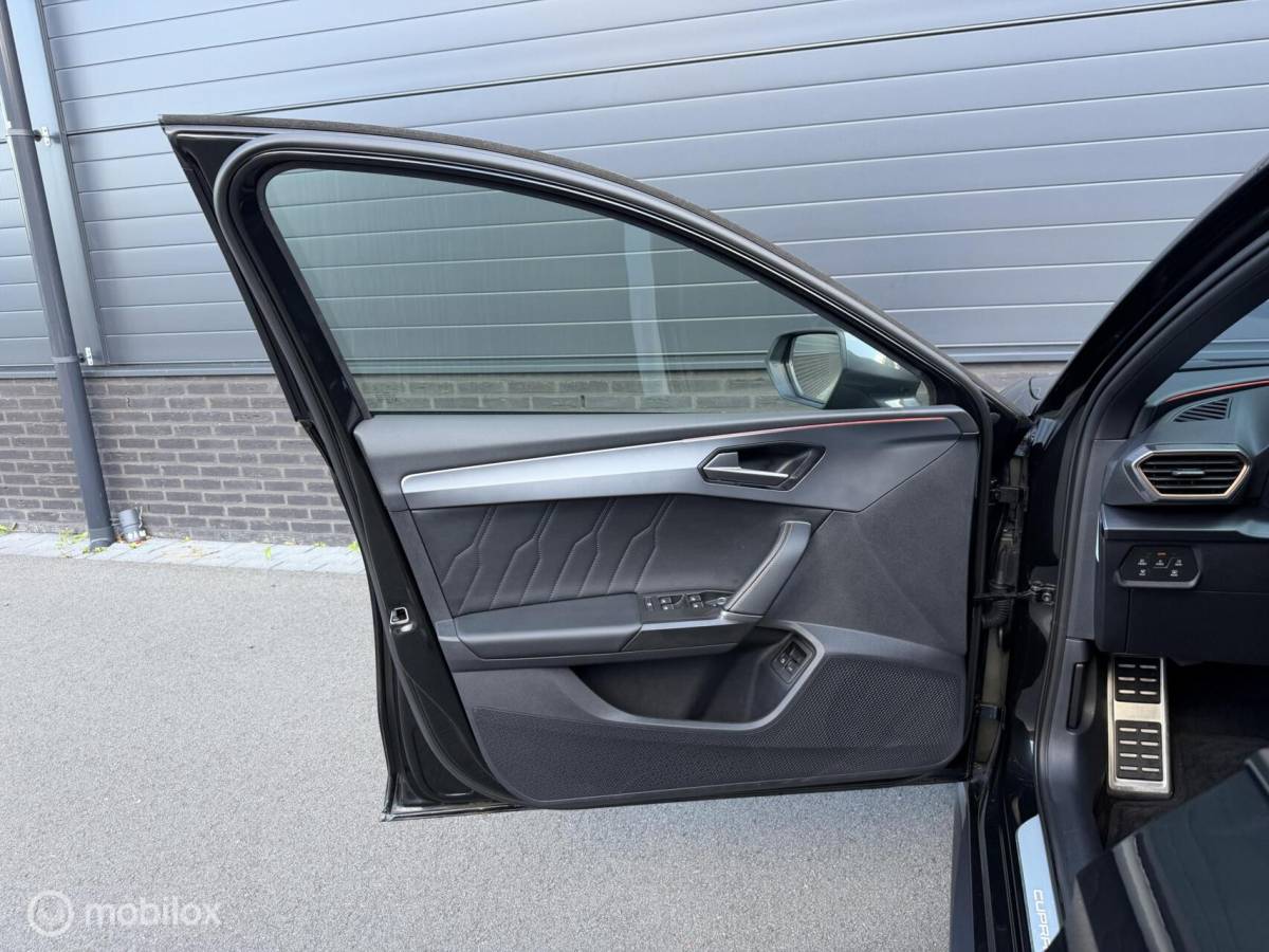 CUPRA Leon Sportstourer CUPRA Leon Sportstourer 1.4 e-Hybrid VZ Copper Edition VOL!