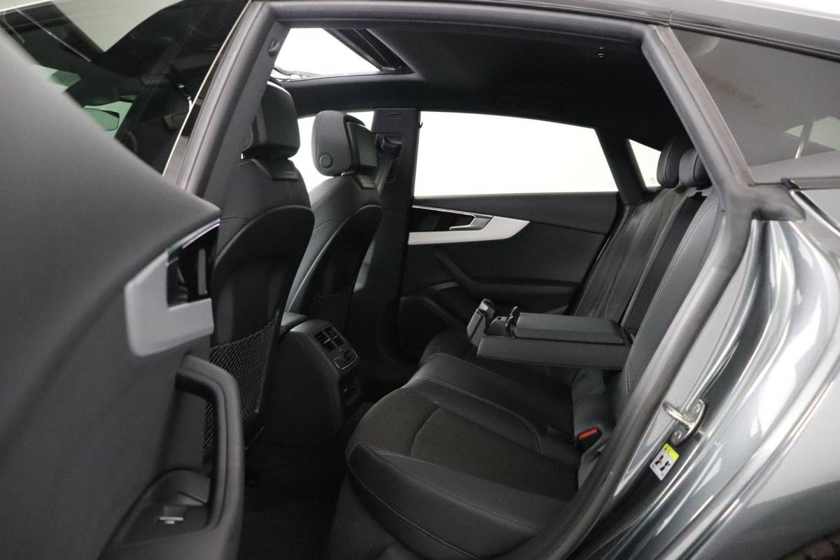 Audi A5 Audi A5 Sportback 35 TFSI S edition Competition |NAP|1e eigenaar|BTW|Pano