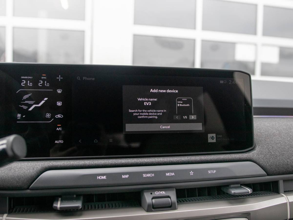 Kia EV3 Kia EV3 GT-Line Business Edition 81.4 kWh | Actieprijs* | Navi. | Clima. | Adapt. Cruise. | Parkeersensoren | Dodehoekassistentie | Stoel&Stuur Verwarming | GT-Line Vegan Lederen Stoelbekleding