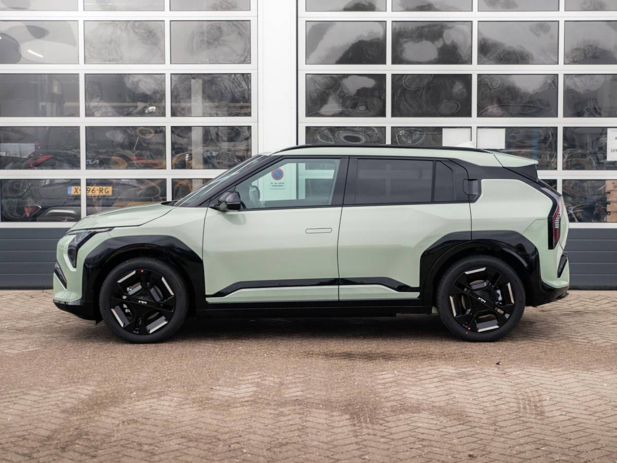 Kia EV3 Kia EV3 GT-Line Business Edition 81.4 kWh | Actieprijs* | Navi. | Clima. | Adapt. Cruise. | Parkeersensoren | Dodehoekassistentie | Stoel&Stuur Verwarming | GT-Line Vegan Lederen Stoelbekleding