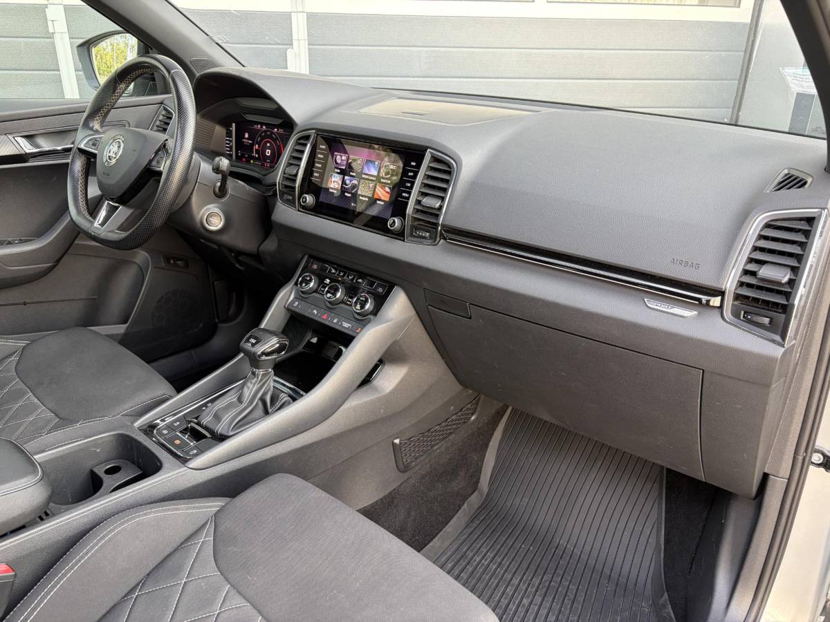 Škoda Karoq Skoda Karoq 1.5 TSI ACT Sportline | Pano | Keyless | Parkeer sensoren | Elektrisch klep |