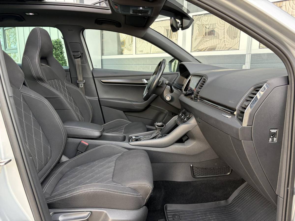 Škoda Karoq Skoda Karoq 1.5 TSI ACT Sportline | Pano | Keyless | Parkeer sensoren | Elektrisch klep |