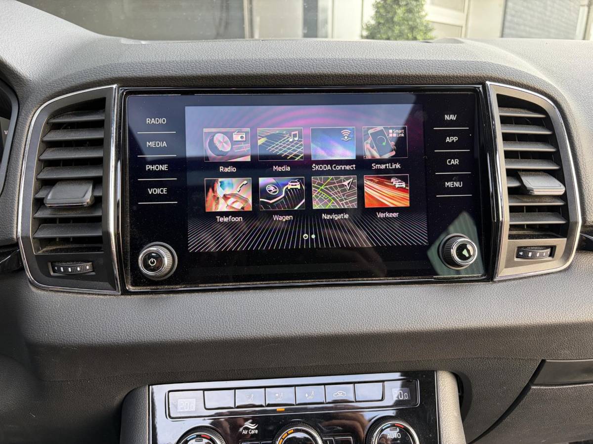 Škoda Karoq Skoda Karoq 1.5 TSI ACT Sportline | Pano | Keyless | Parkeer sensoren | Elektrisch klep |