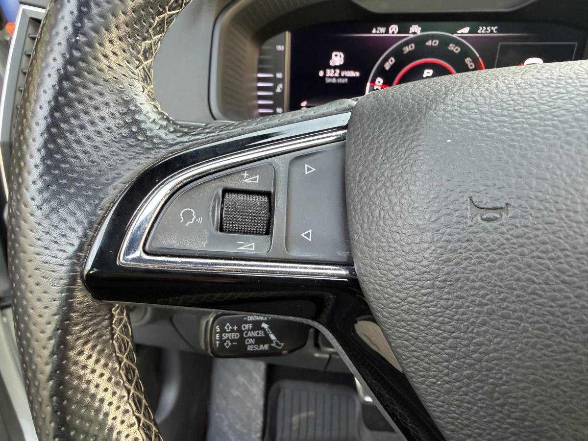 Škoda Karoq Skoda Karoq 1.5 TSI ACT Sportline | Pano | Keyless | Parkeer sensoren | Elektrisch klep |