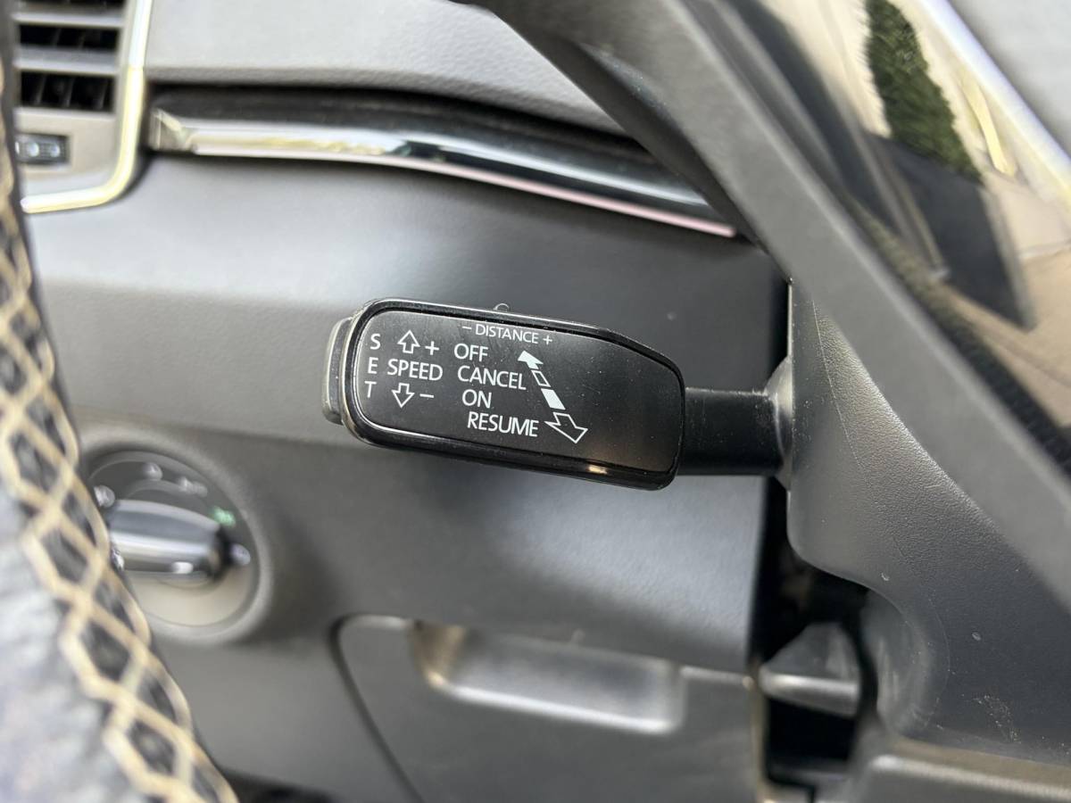 Škoda Karoq Skoda Karoq 1.5 TSI ACT Sportline | Pano | Keyless | Parkeer sensoren | Elektrisch klep |