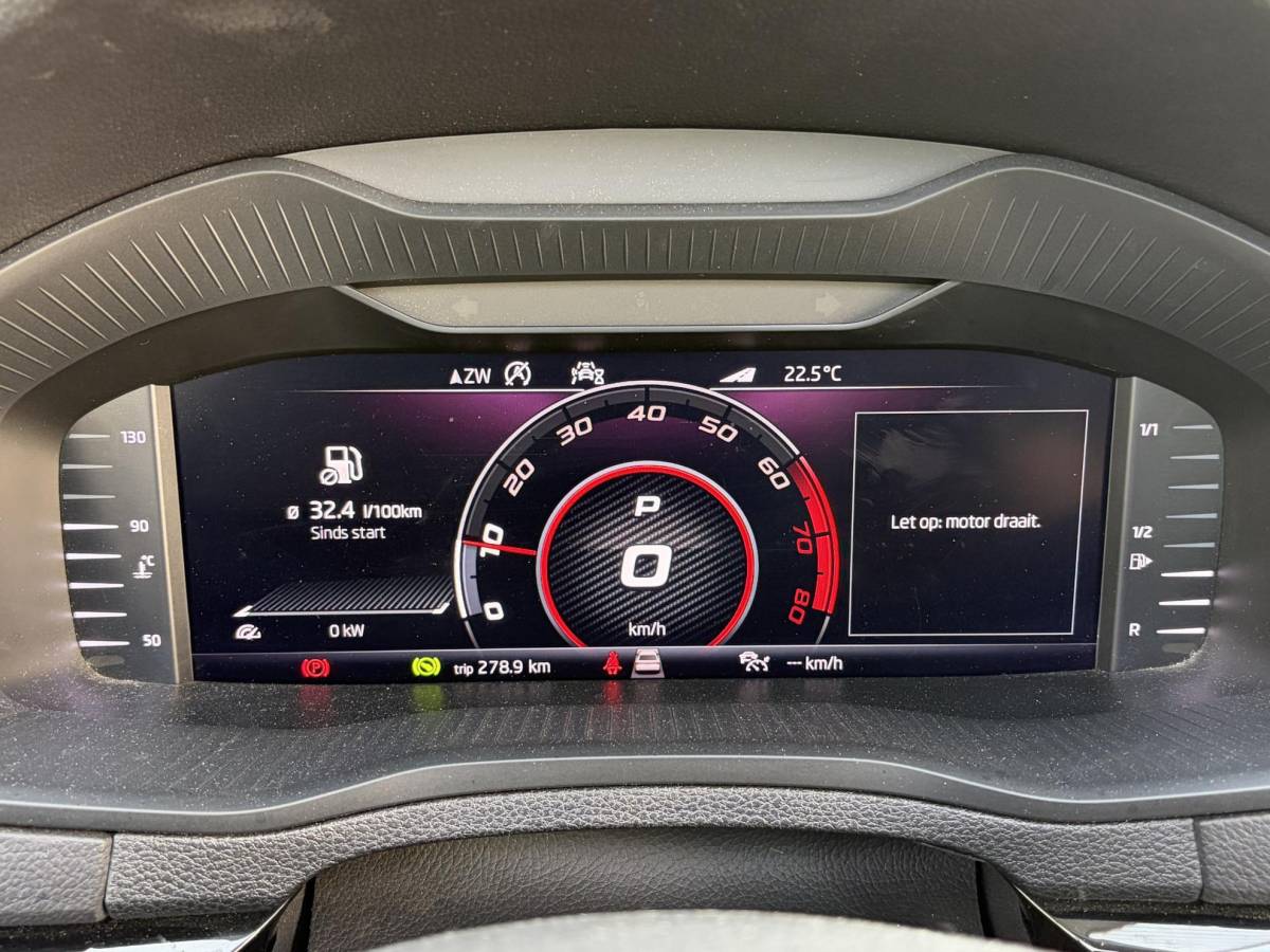 Škoda Karoq Skoda Karoq 1.5 TSI ACT Sportline | Pano | Keyless | Parkeer sensoren | Elektrisch klep |