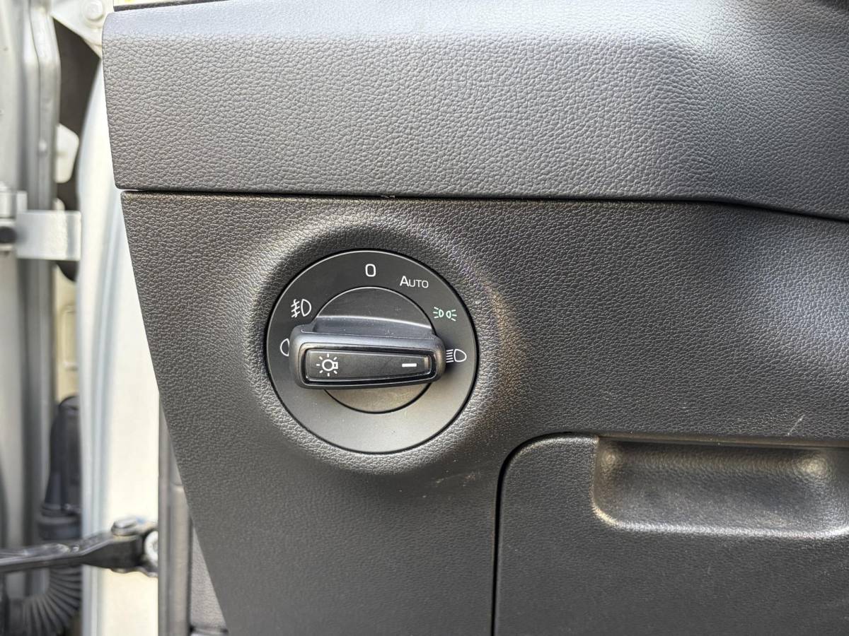 Škoda Karoq Skoda Karoq 1.5 TSI ACT Sportline | Pano | Keyless | Parkeer sensoren | Elektrisch klep |