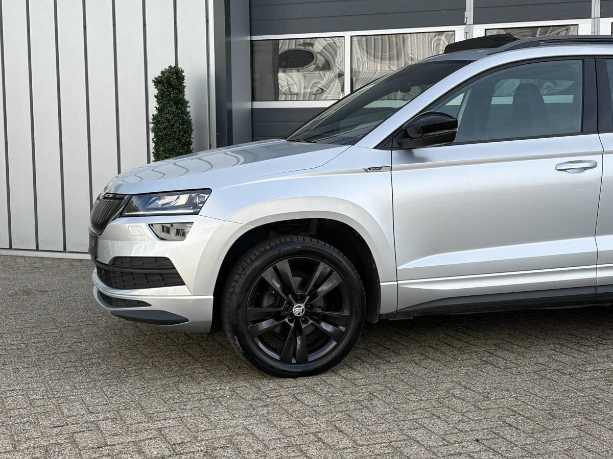 Škoda Karoq Skoda Karoq 1.5 TSI ACT Sportline | Pano | Keyless | Parkeer sensoren | Elektrisch klep |