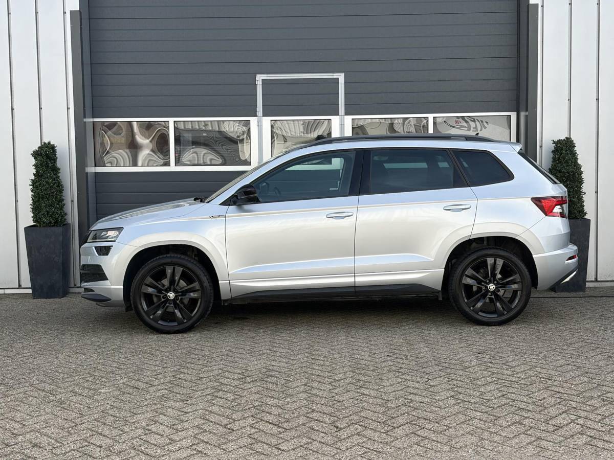 Škoda Karoq Skoda Karoq 1.5 TSI ACT Sportline | Pano | Keyless | Parkeer sensoren | Elektrisch klep |