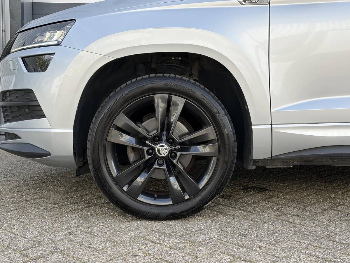 Škoda Karoq Skoda Karoq 1.5 TSI ACT Sportline | Pano | Keyless | Parkeer sensoren | Elektrisch klep |