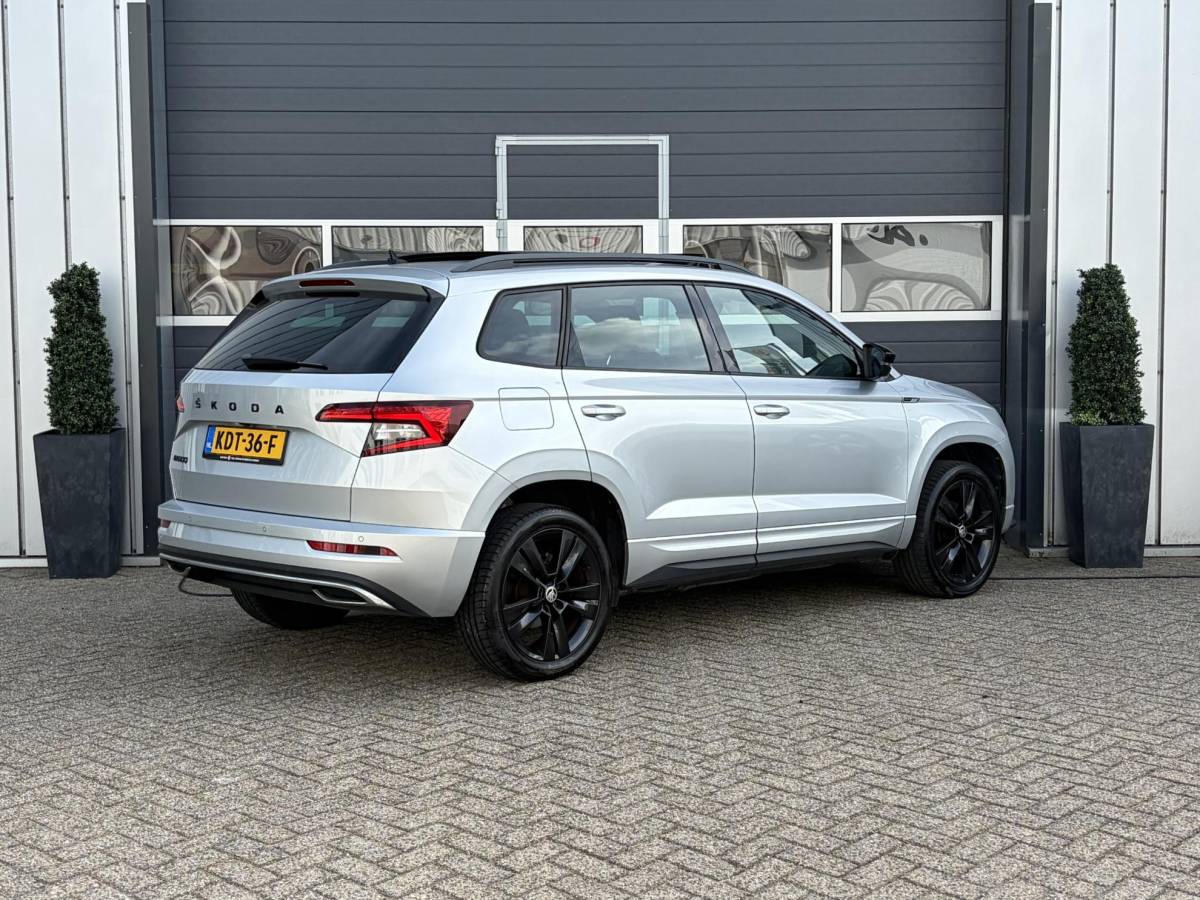 Škoda Karoq Skoda Karoq 1.5 TSI ACT Sportline | Pano | Keyless | Parkeer sensoren | Elektrisch klep |