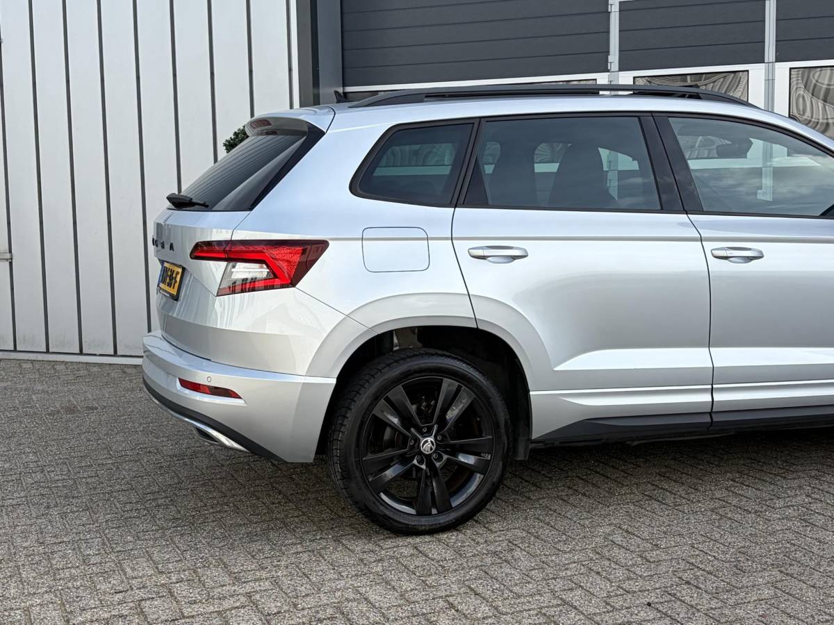 Škoda Karoq Skoda Karoq 1.5 TSI ACT Sportline | Pano | Keyless | Parkeer sensoren | Elektrisch klep |