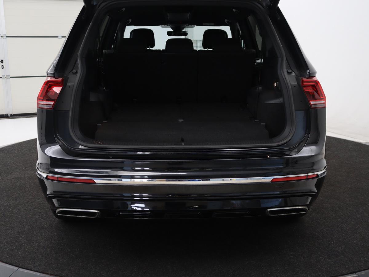 Volkswagen Tiguan Allspace Volkswagen Tiguan Allspace 1.5 TSI Comfortline Business R-Line 7p. | Adaptive cruise | Virtual Dashboard | Carplay | Sfeerverlichting | Full LED | Climate control | Camera | Park assist | Navigatie |