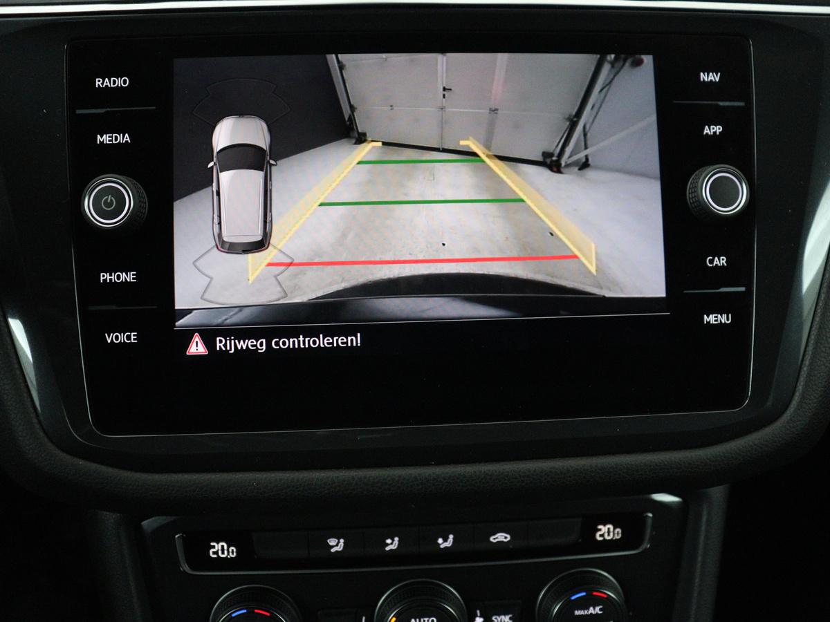 Volkswagen Tiguan Allspace Volkswagen Tiguan Allspace 1.5 TSI Comfortline Business R-Line 7p. | Adaptive cruise | Virtual Dashboard | Carplay | Sfeerverlichting | Full LED | Climate control | Camera | Park assist | Navigatie |