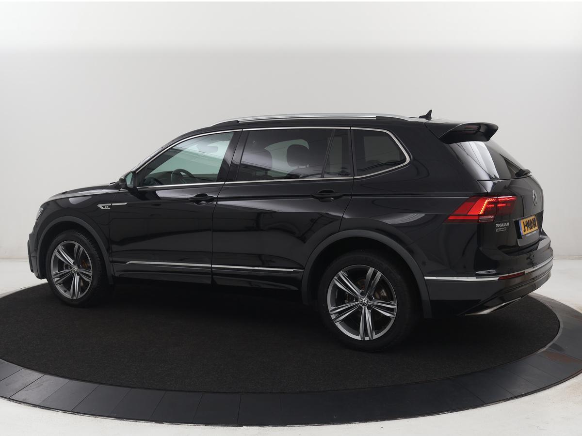 Volkswagen Tiguan Allspace Volkswagen Tiguan Allspace 1.5 TSI Comfortline Business R-Line 7p. | Adaptive cruise | Virtual Dashboard | Carplay | Sfeerverlichting | Full LED | Climate control | Camera | Park assist | Navigatie |