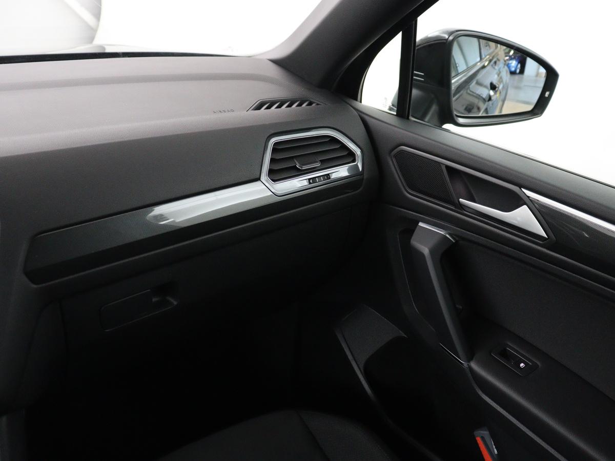 Volkswagen Tiguan Allspace Volkswagen Tiguan Allspace 1.5 TSI Comfortline Business R-Line 7p. | Adaptive cruise | Virtual Dashboard | Carplay | Sfeerverlichting | Full LED | Climate control | Camera | Park assist | Navigatie |