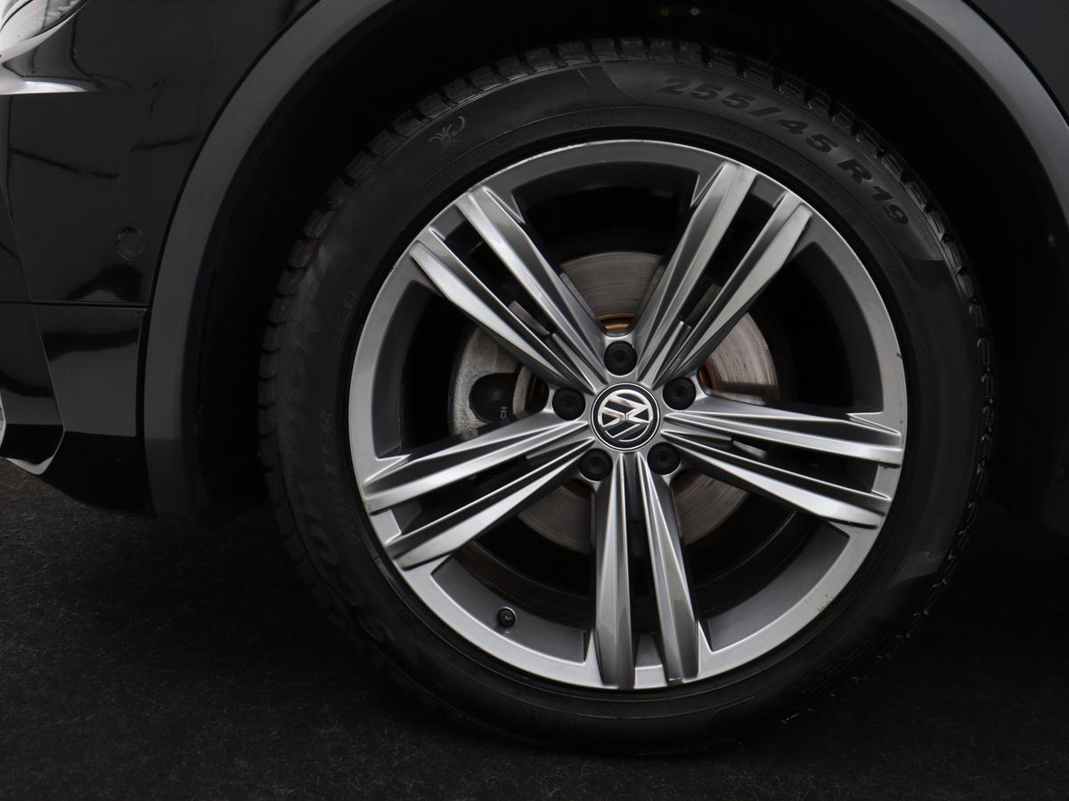 Volkswagen Tiguan Allspace Volkswagen Tiguan Allspace 1.5 TSI Comfortline Business R-Line 7p. | Adaptive cruise | Virtual Dashboard | Carplay | Sfeerverlichting | Full LED | Climate control | Camera | Park assist | Navigatie |