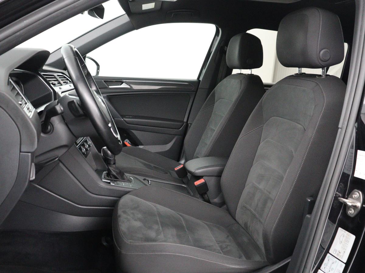 Volkswagen Tiguan Allspace Volkswagen Tiguan Allspace 1.5 TSI Comfortline Business R-Line 7p. | Adaptive cruise | Virtual Dashboard | Carplay | Sfeerverlichting | Full LED | Climate control | Camera | Park assist | Navigatie |