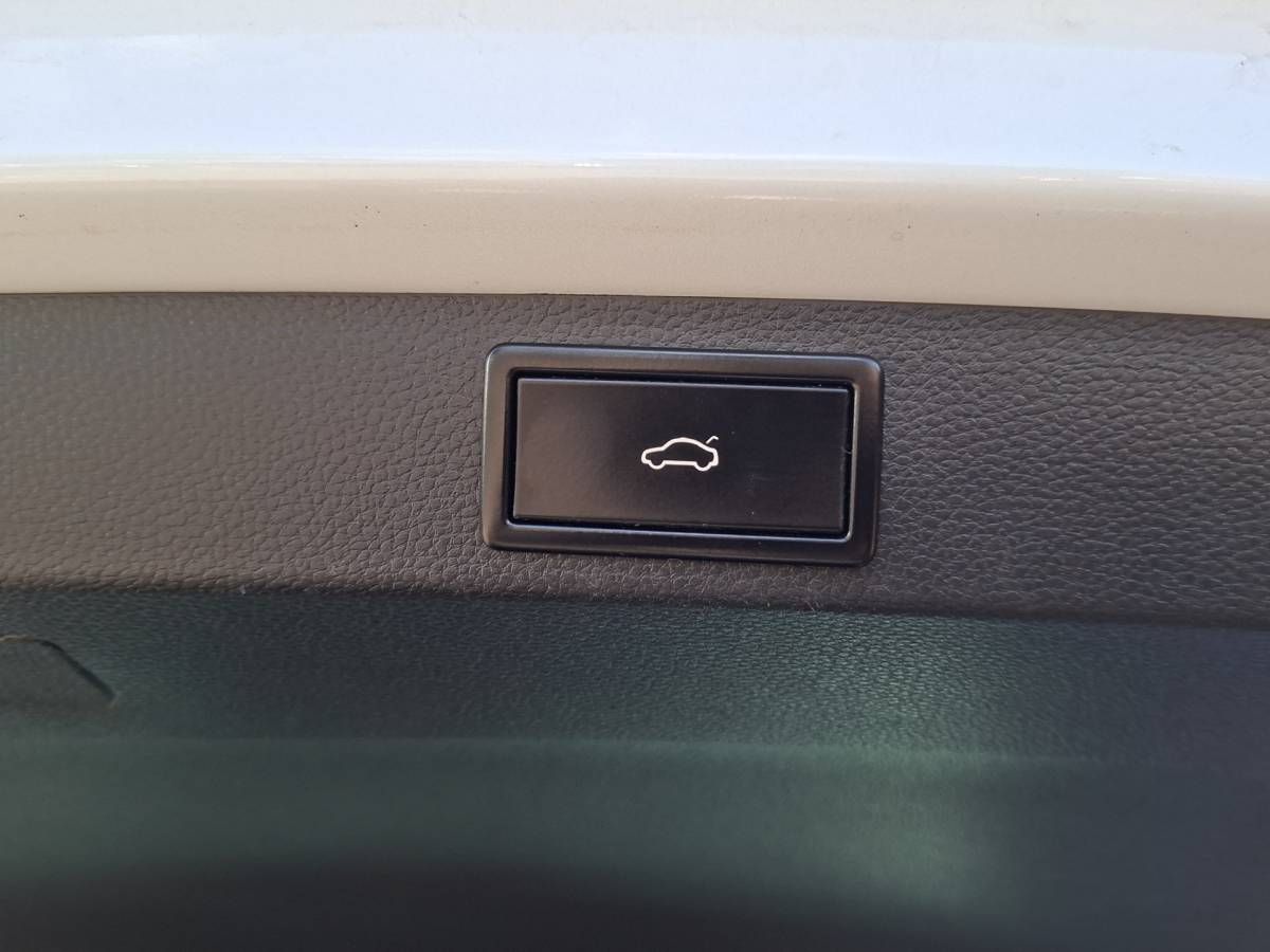 Škoda Karoq ŠKODA Karoq 1.5 TSI ACT Style Pano 360° Carplay Trekhaak Business Sportline