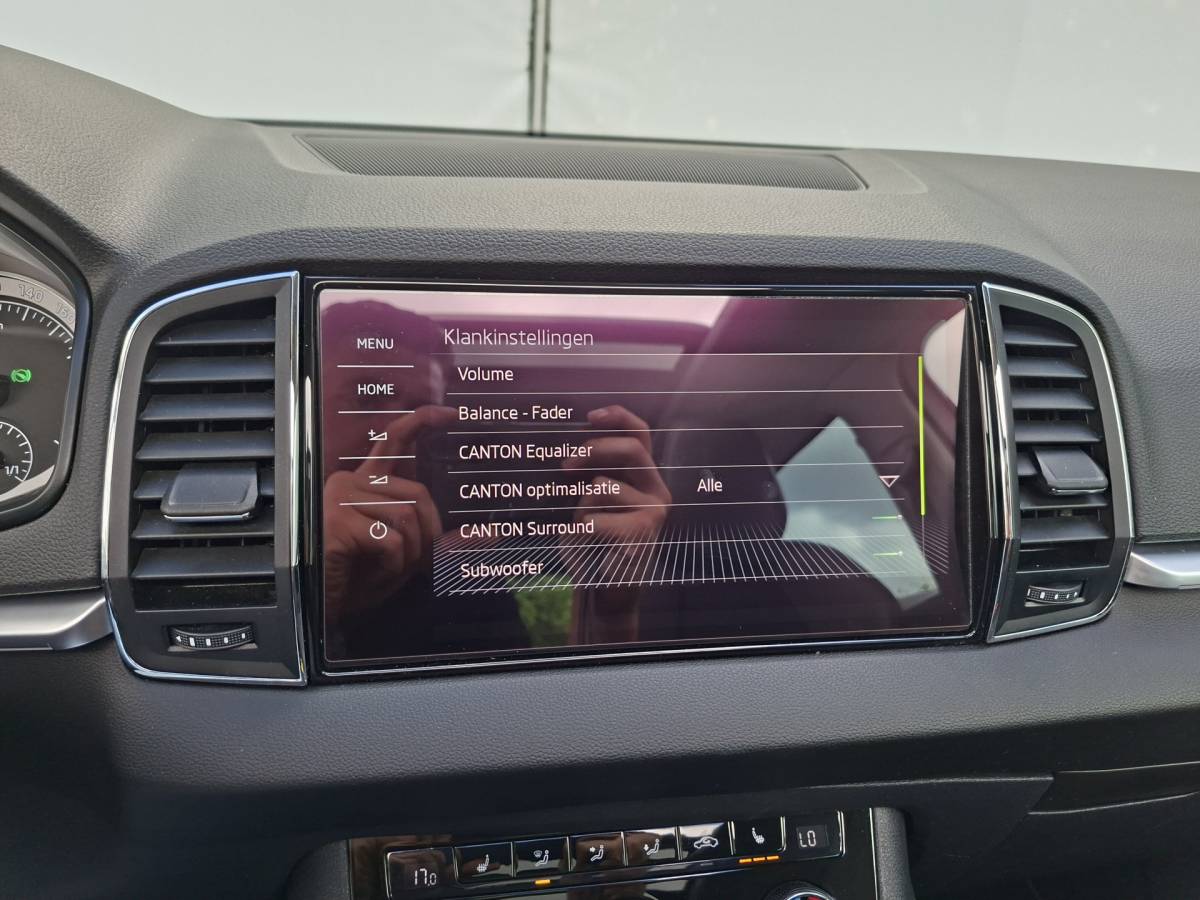 Škoda Karoq ŠKODA Karoq 1.5 TSI ACT Style Pano 360° Carplay Trekhaak Business Sportline