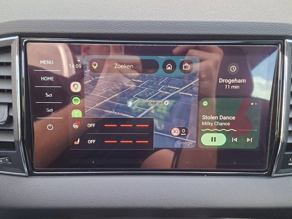 Škoda Karoq ŠKODA Karoq 1.5 TSI ACT Style Pano 360° Carplay Trekhaak Business Sportline