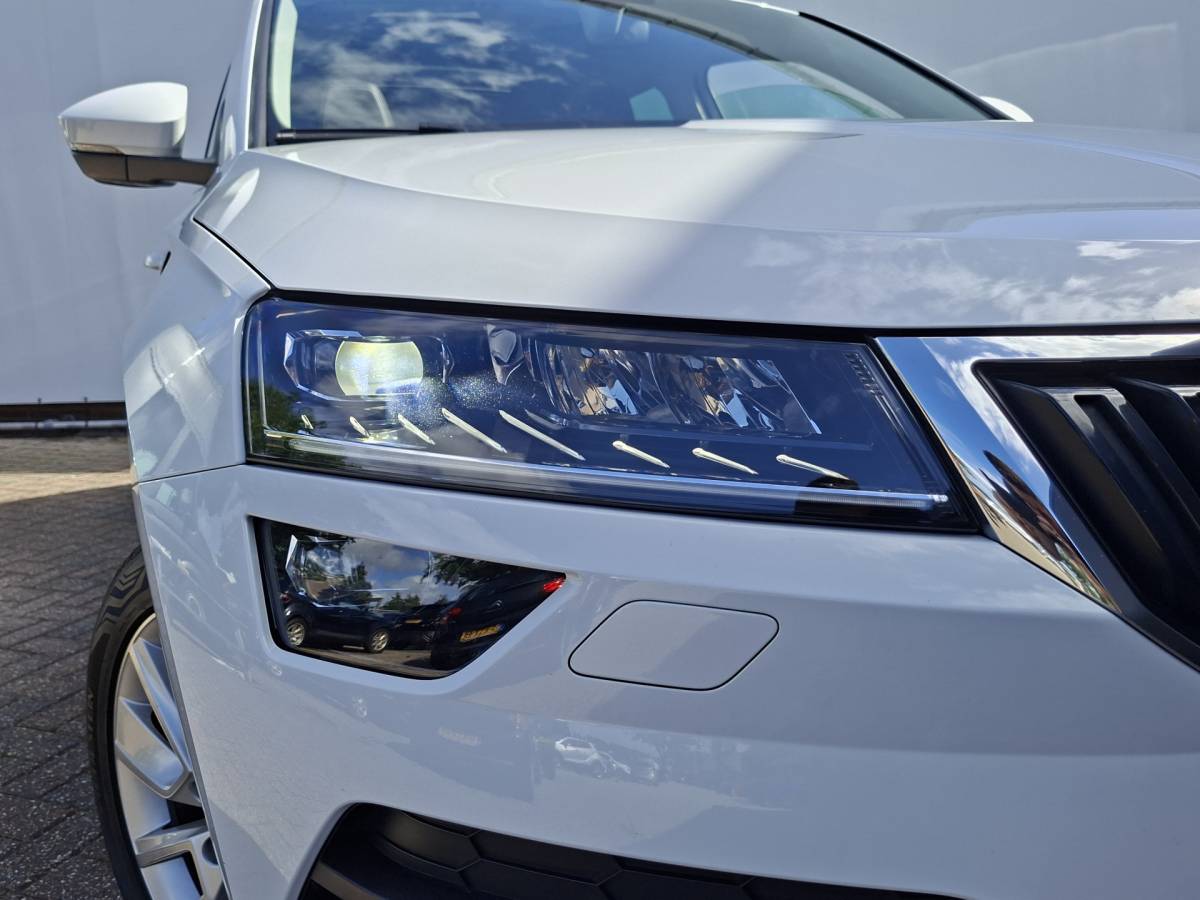 Škoda Karoq ŠKODA Karoq 1.5 TSI ACT Style Pano 360° Carplay Trekhaak Business Sportline