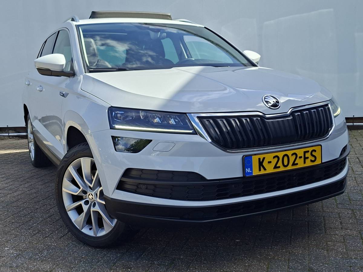 Škoda Karoq ŠKODA Karoq 1.5 TSI ACT Style Pano 360° Carplay Trekhaak Business Sportline